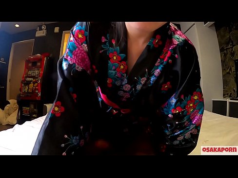 ❤️ Vajza e re cosplay pëlqen seksin deri në orgazmë me një shiringë në një kalorës dhe një blowjob. Vajzë aziatike me pidhi leshtore dhe cica të bukura me kostum tradicional japonez në video amatore që tregon masturbim me lodra qij. Sakura 3 OSAKAPORN. ❤️ Super seks në sq.taxiporec.top ❌️